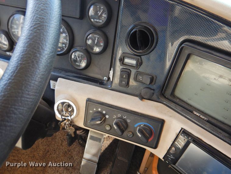 image for item DP4705 2005 Fleetwood Bounder  RV