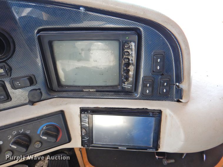 image for item DP4705 2005 Fleetwood Bounder  RV