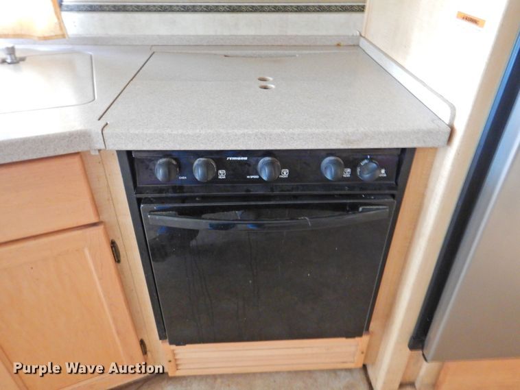 image for item DP4705 2005 Fleetwood Bounder  RV