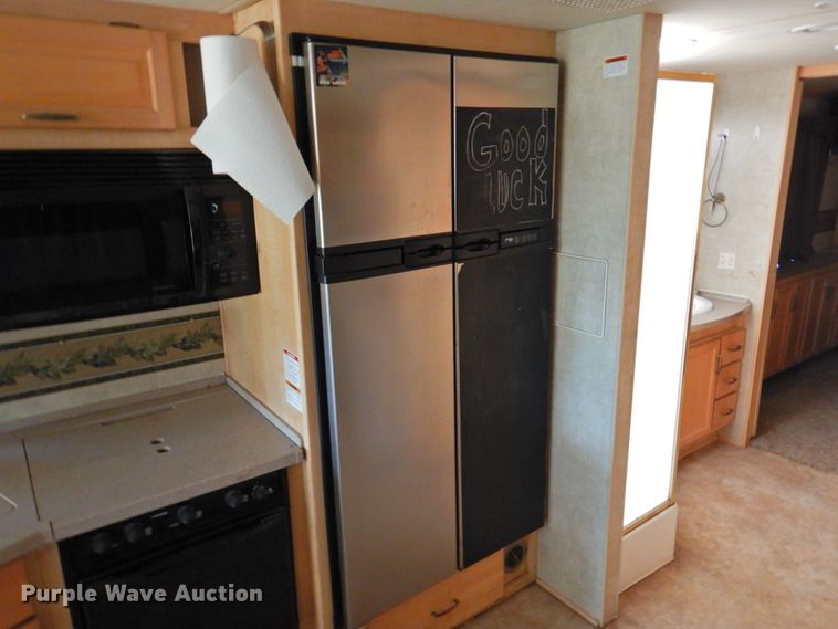 image for item DP4705 2005 Fleetwood Bounder  RV