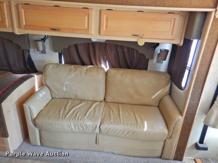 image for item DP4705 2005 Fleetwood Bounder  RV