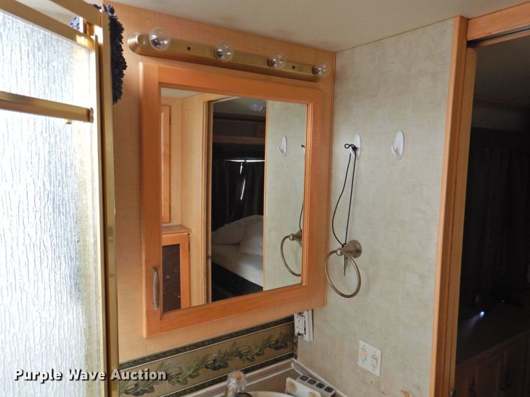 image for item DP4705 2005 Fleetwood Bounder  RV