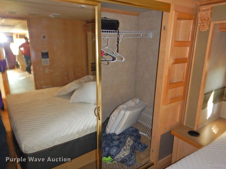 image for item DP4705 2005 Fleetwood Bounder  RV