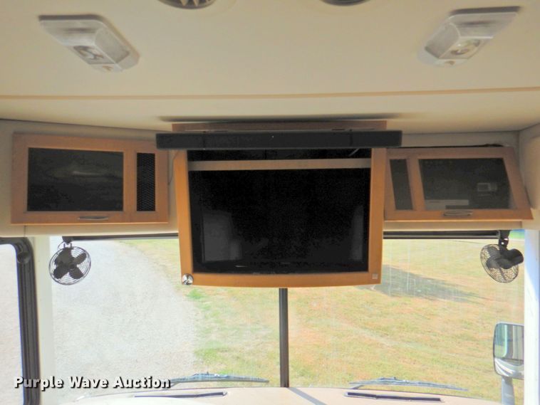 image for item DP4705 2005 Fleetwood Bounder  RV