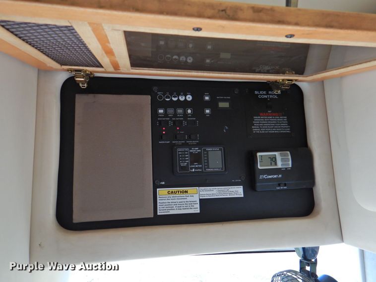 image for item DP4705 2005 Fleetwood Bounder  RV