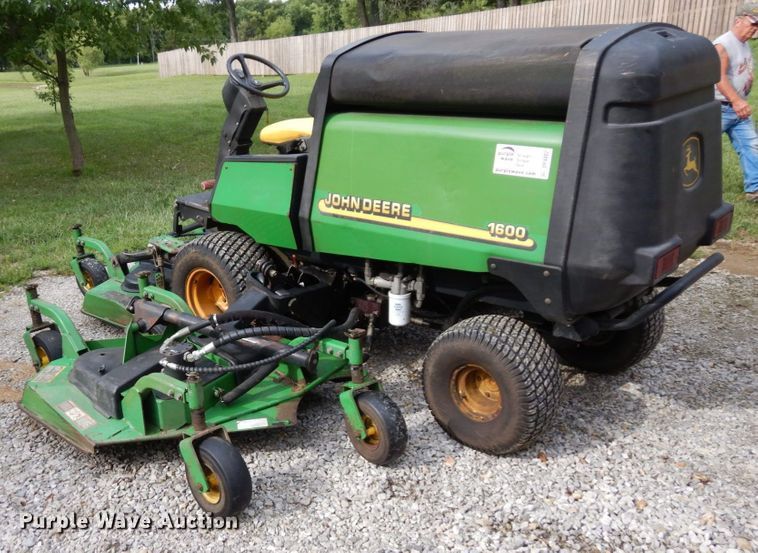 image for item DP4802 John Deere 1600  lawn mower