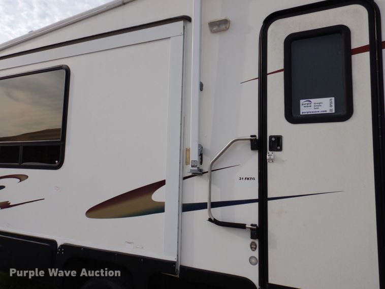 image for item DP5576 2000 Nuwa 31 FKTG Hitchhiker II  camper