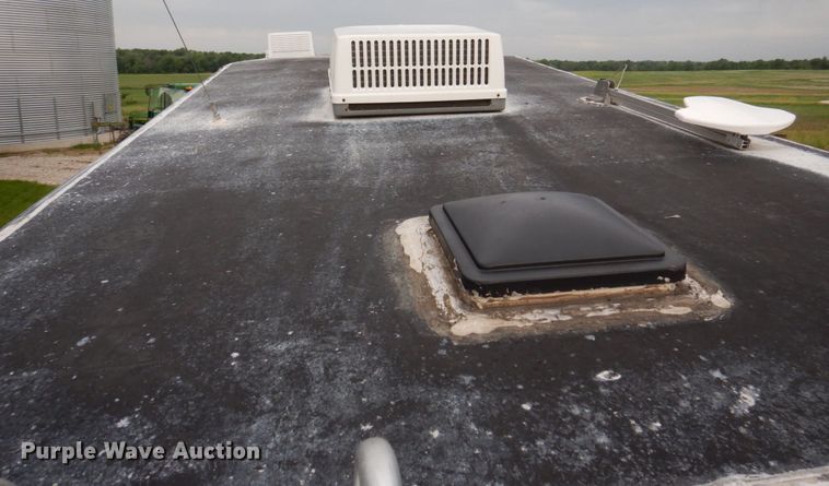 image for item DP5576 2000 Nuwa 31 FKTG Hitchhiker II  camper