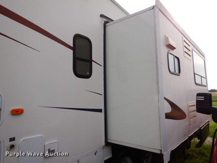 image for item DP5576 2000 Nuwa 31 FKTG Hitchhiker II  camper