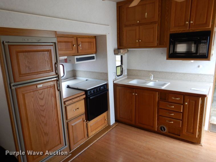 image for item DP5576 2000 Nuwa 31 FKTG Hitchhiker II  camper