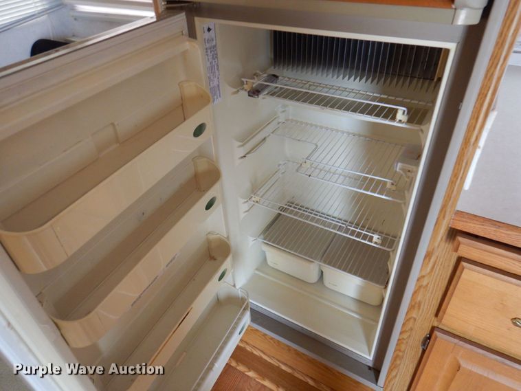 image for item DP5576 2000 Nuwa 31 FKTG Hitchhiker II  camper