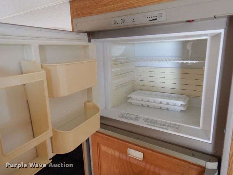 image for item DP5576 2000 Nuwa 31 FKTG Hitchhiker II  camper