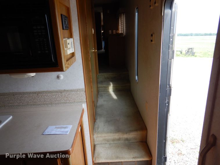 image for item DP5576 2000 Nuwa 31 FKTG Hitchhiker II  camper