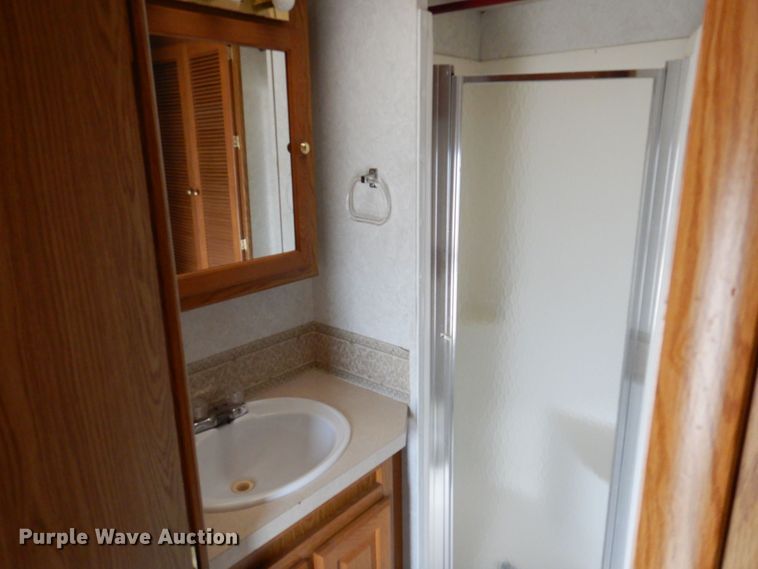 image for item DP5576 2000 Nuwa 31 FKTG Hitchhiker II  camper