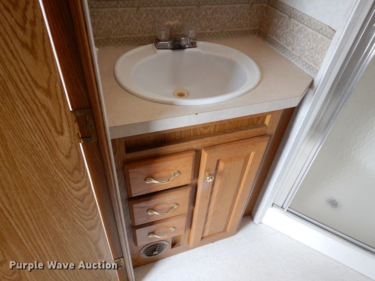 image for item DP5576 2000 Nuwa 31 FKTG Hitchhiker II  camper