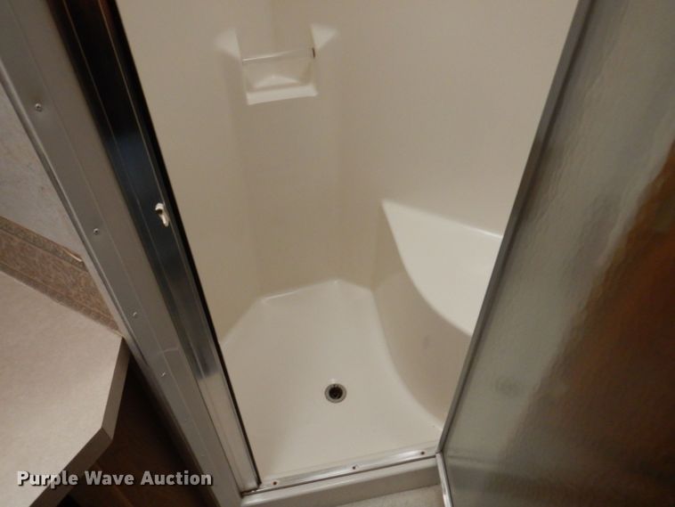 image for item DP5576 2000 Nuwa 31 FKTG Hitchhiker II  camper