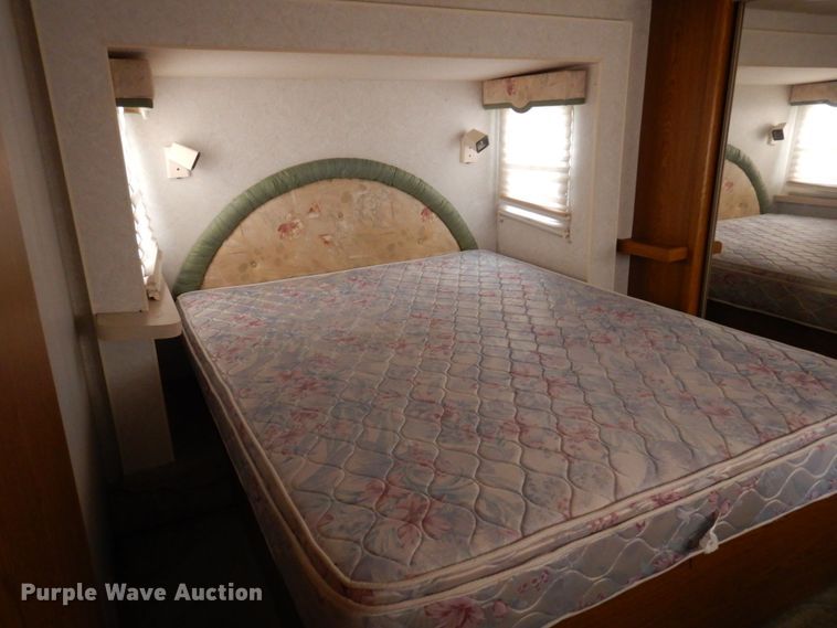 image for item DP5576 2000 Nuwa 31 FKTG Hitchhiker II  camper