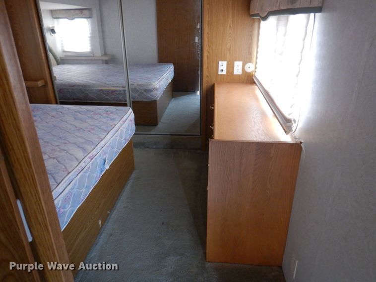 image for item DP5576 2000 Nuwa 31 FKTG Hitchhiker II  camper