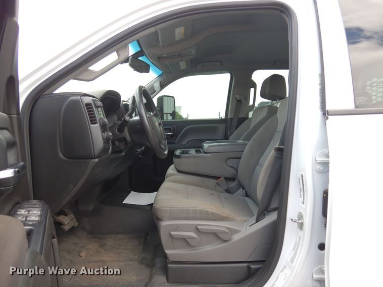 image for item DR1269 2019 Chevrolet Silverado 5500  flatbed truck