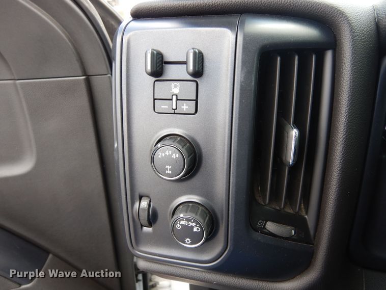 image for item DR1269 2019 Chevrolet Silverado 5500  flatbed truck