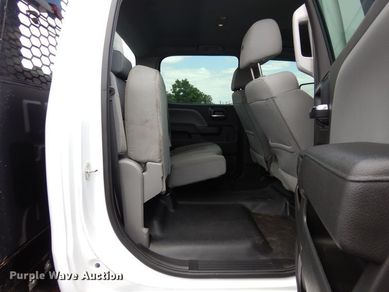 image for item DR1269 2019 Chevrolet Silverado 5500  flatbed truck