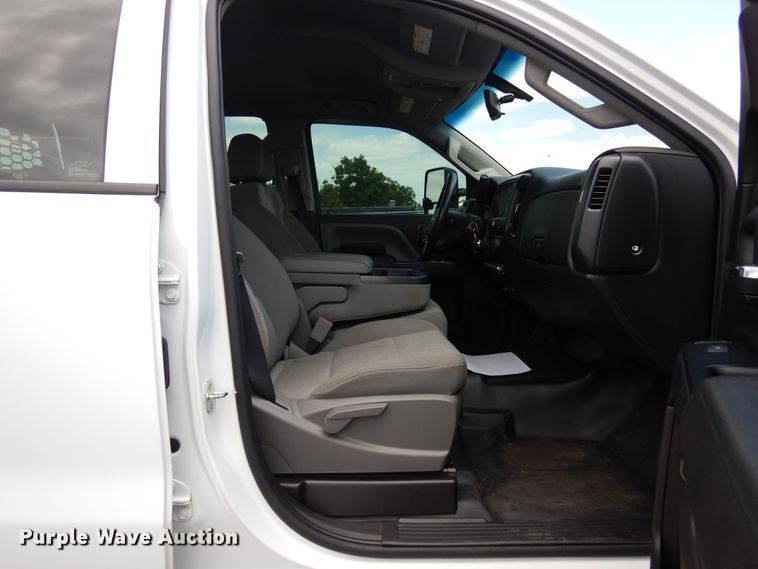 image for item DR1269 2019 Chevrolet Silverado 5500  flatbed truck