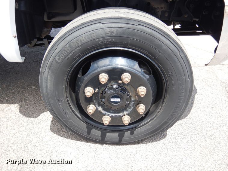 image for item DR1269 2019 Chevrolet Silverado 5500  flatbed truck