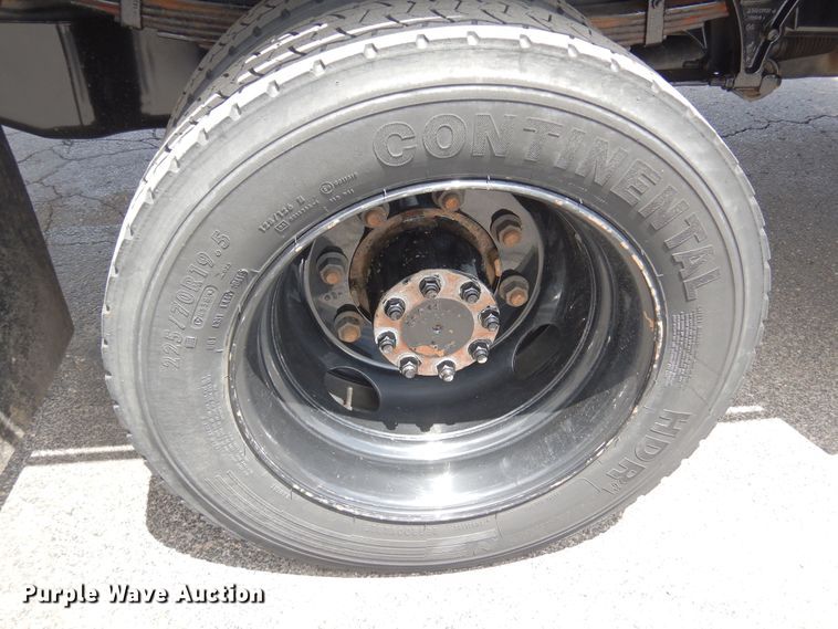 image for item DR1269 2019 Chevrolet Silverado 5500  flatbed truck