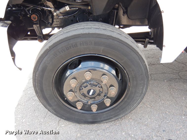 image for item DR1269 2019 Chevrolet Silverado 5500  flatbed truck