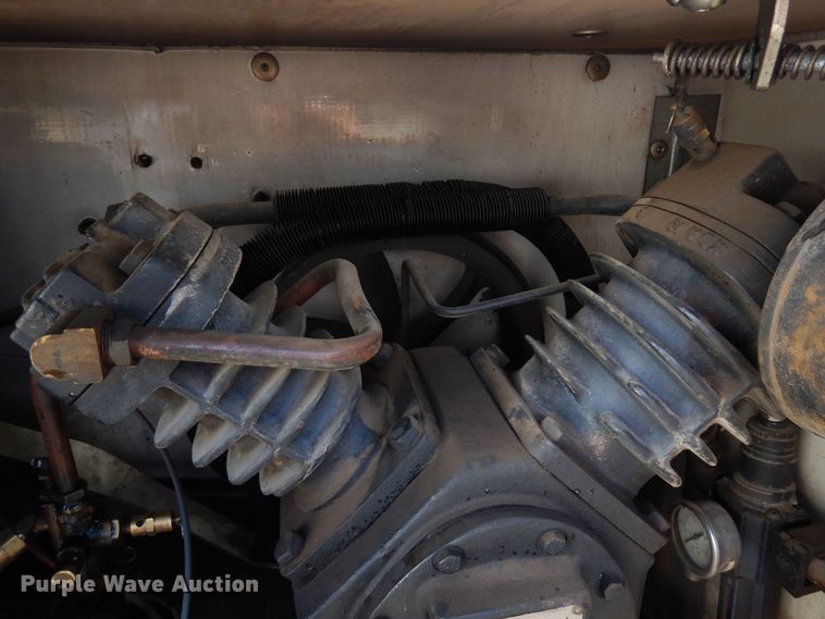 image for item DR1276 2017 GMC Sierra 3500HD  service bed pickup truck