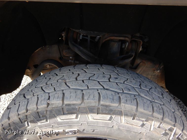 image for item DR1276 2017 GMC Sierra 3500HD  service bed pickup truck