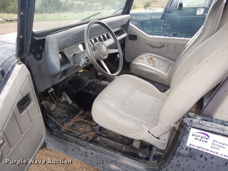 image for item DR1290 1989 Jeep Wrangler  SUV