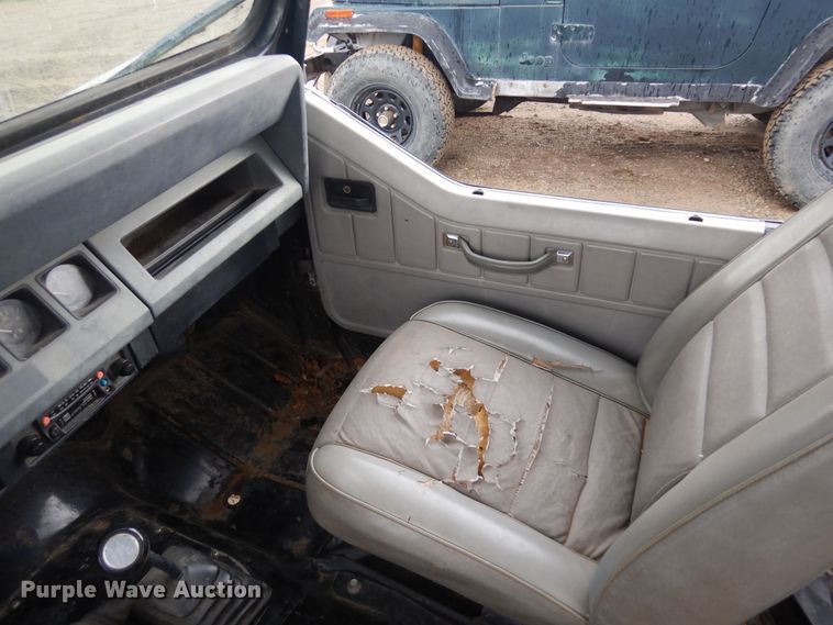 image for item DR1290 1989 Jeep Wrangler  SUV