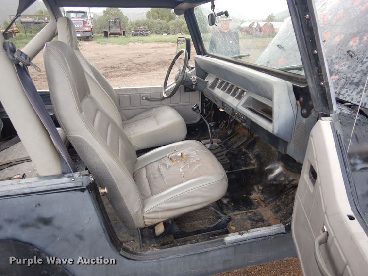 image for item DR1290 1989 Jeep Wrangler  SUV