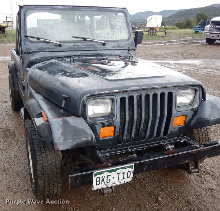 image for item DR1290 1989 Jeep Wrangler  SUV