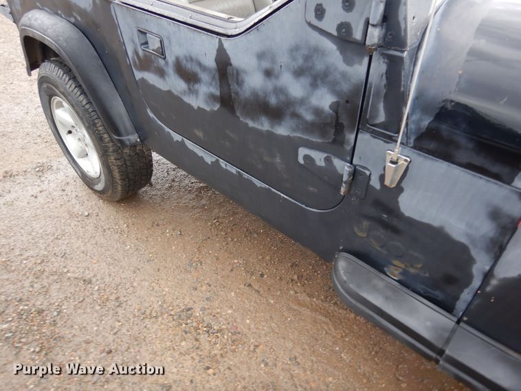 image for item DR1290 1989 Jeep Wrangler  SUV