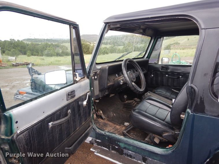 image for item DR1291 1987 Jeep Wrangler  SUV