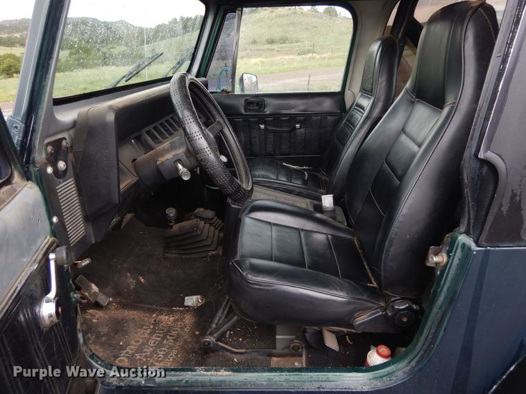 image for item DR1291 1987 Jeep Wrangler  SUV