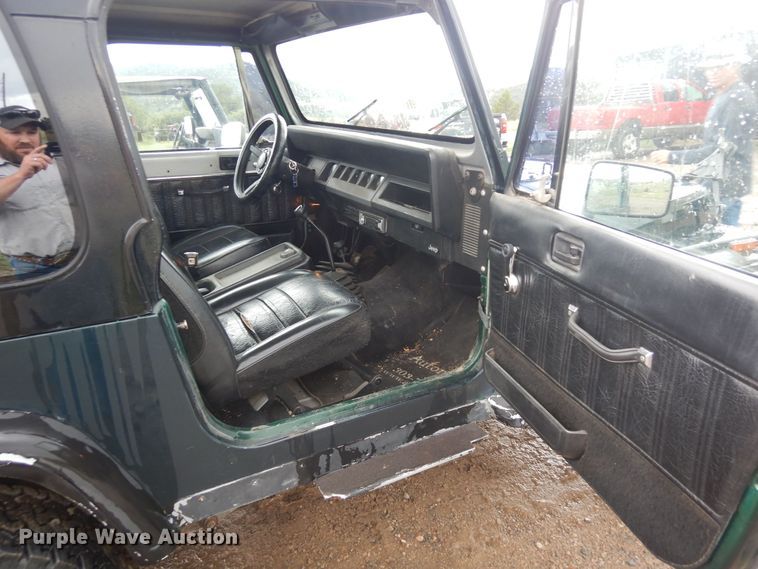 image for item DR1291 1987 Jeep Wrangler  SUV