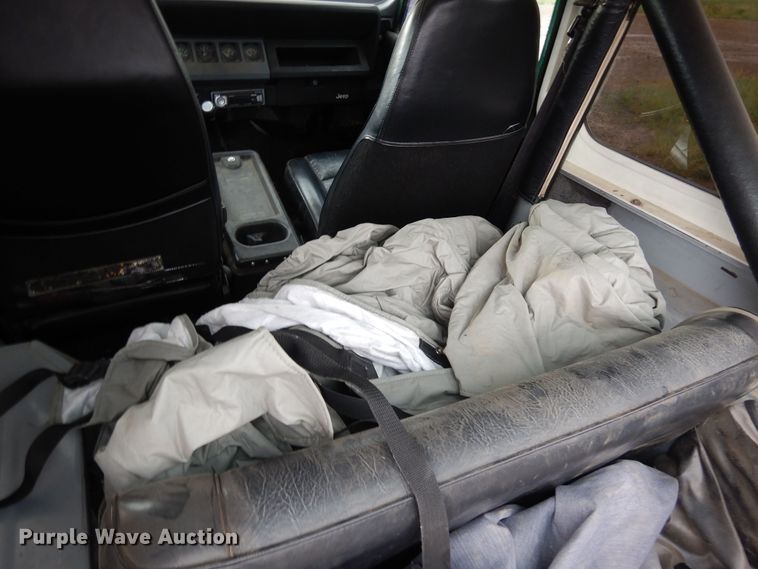 image for item DR1291 1987 Jeep Wrangler  SUV