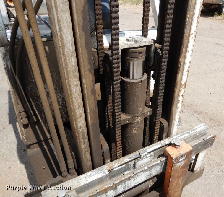 image for item DR1314 Hyster 40  forklift