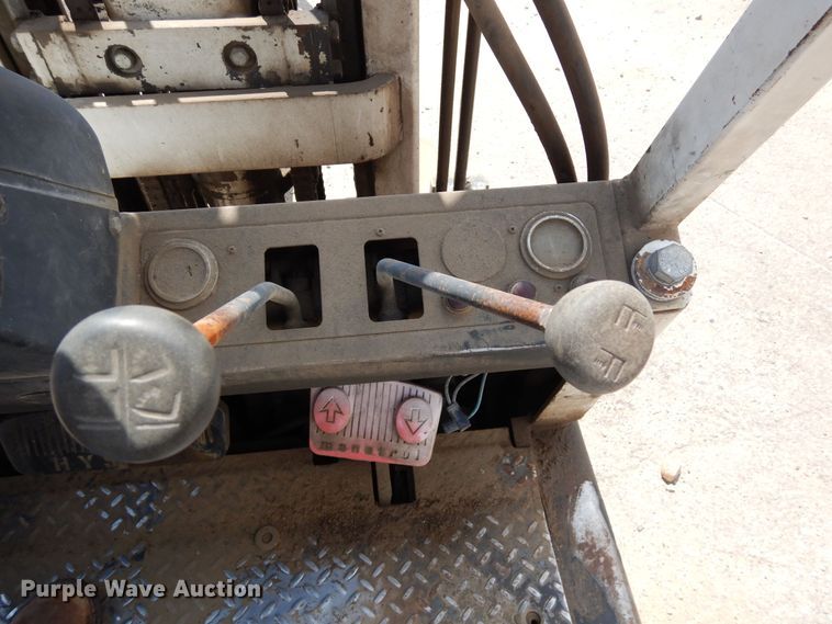 image for item DR1314 Hyster 40  forklift