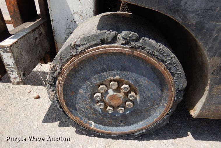 image for item DR1314 Hyster 40  forklift