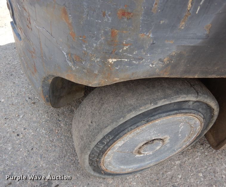 image for item DR1314 Hyster 40  forklift