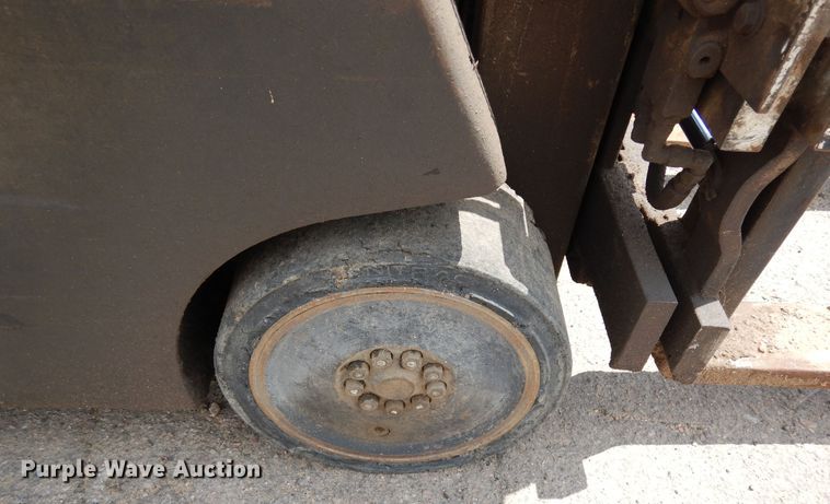 image for item DR1314 Hyster 40  forklift