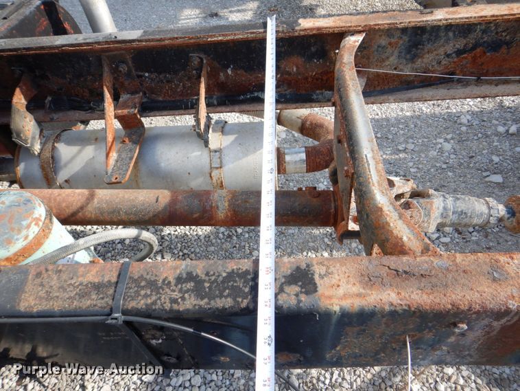 image for item DS8129 1999 Freightliner FL70  truck cab and chassis