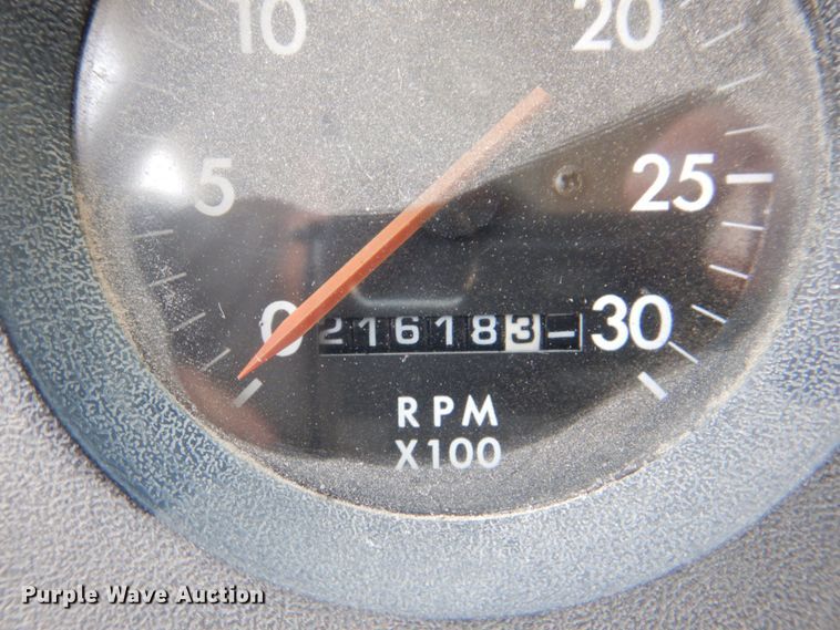 image for item DS8129 1999 Freightliner FL70  truck cab and chassis