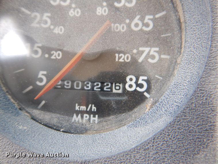 image for item DS8129 1999 Freightliner FL70  truck cab and chassis