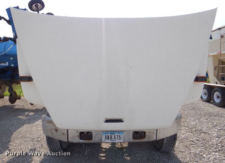 image for item DS8129 1999 Freightliner FL70  truck cab and chassis