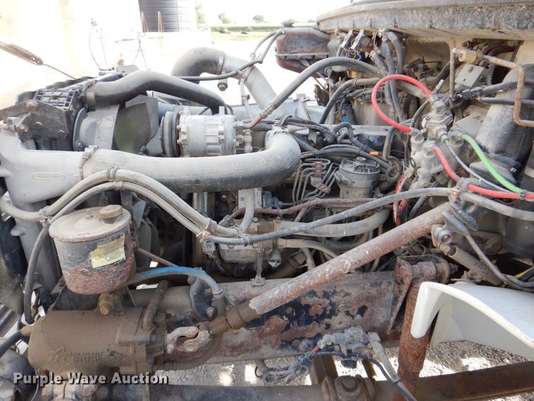 image for item DS8129 1999 Freightliner FL70  truck cab and chassis